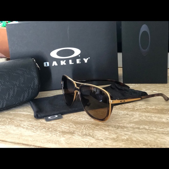 oakley split time brown tortoise